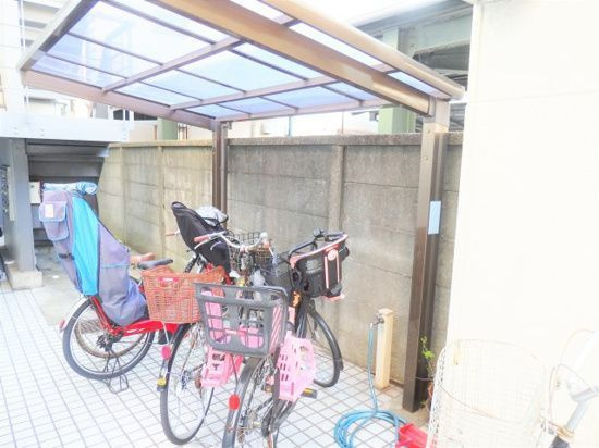 八広オーブハイツの駐車場|駐輪場