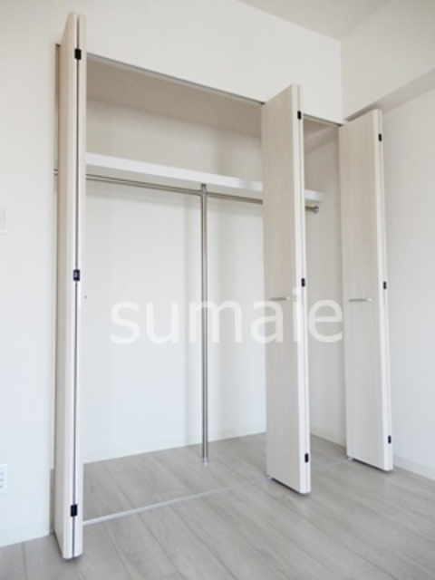 アンシャンテ大宮の収納|洋室のクローゼットにはポール付です。