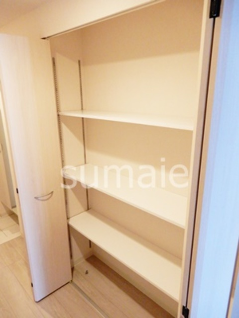 アンシャンテ大宮の収納|廊下の壁面は収納スペースです！