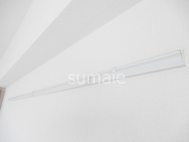 アンシャンテ大宮の設備|洋室にハンガーレール。