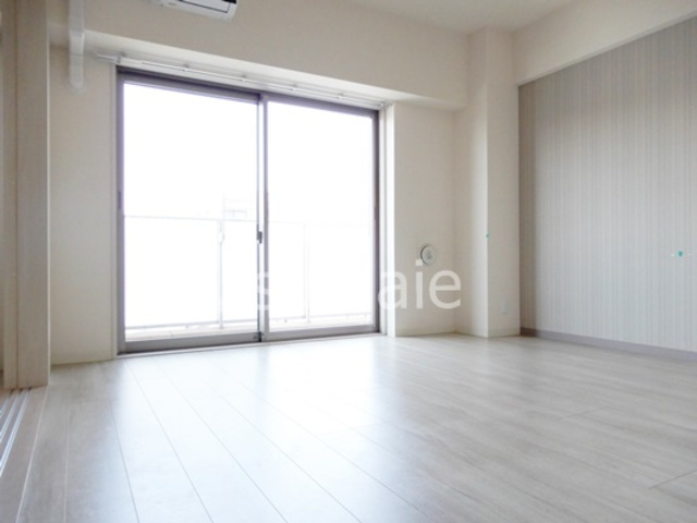 アンシャンテ大宮の居間・リビング|きれいなフローリングのお部屋です☆