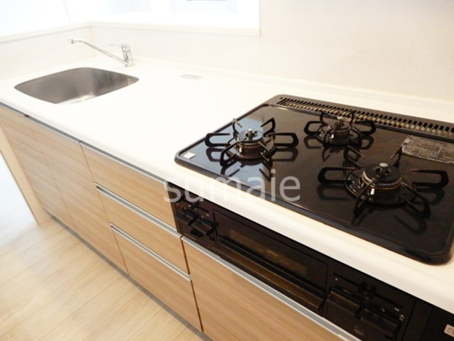 アンシャンテ大宮のキッチン|グリル付き3口ガスコンロ設置済みです！