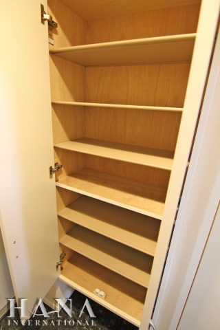 エムフラッツ新里の収納