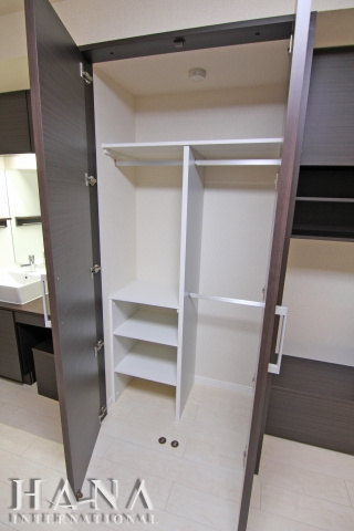 エムフラッツ新里の収納