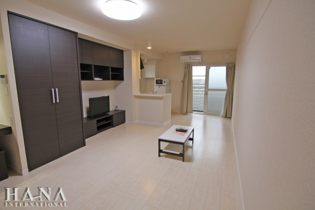 エムフラッツ新里の居間・リビング