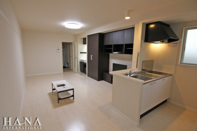 エムフラッツ新里の居間・リビング