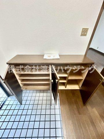 下穂積テラスハウス　の収納|玄関収納