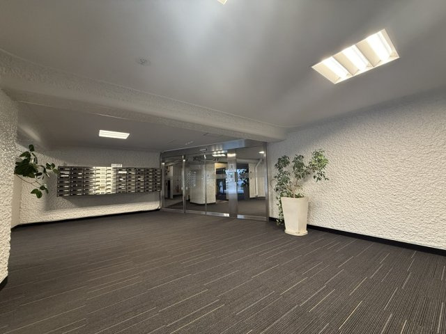 秀和第二南平台レジデンスのロビー