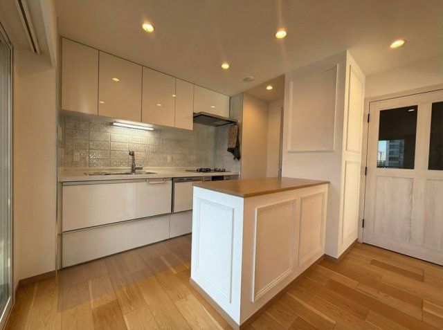 秀和第二南平台レジデンスの内装|AI生成による削除加工を加えた写真、現状優先となります。