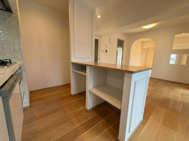 秀和第二南平台レジデンスのキッチン|AI生成による削除加工を加えた写真、現状優先となります。