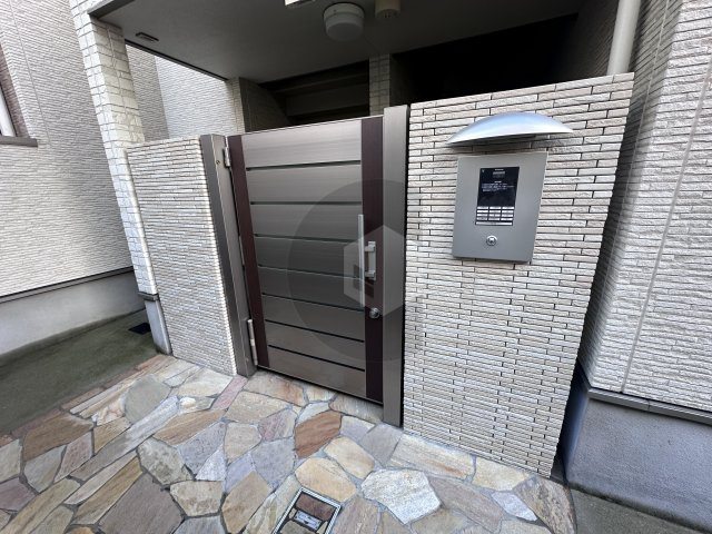 フジパレス岩田町2番館のエントランス