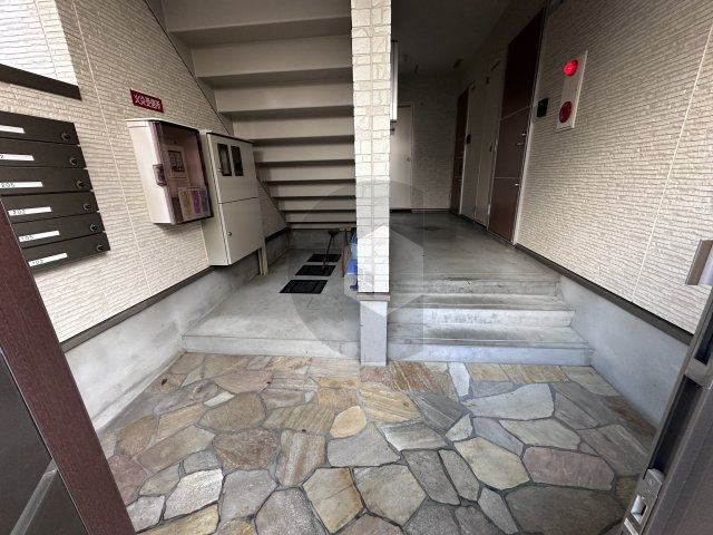 フジパレス岩田町2番館のロビー