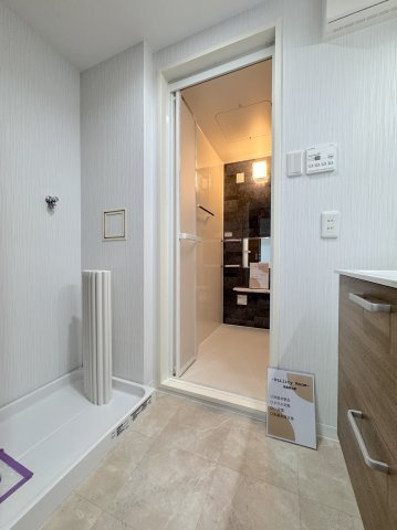 ロワールマンション西公園東の洗面所