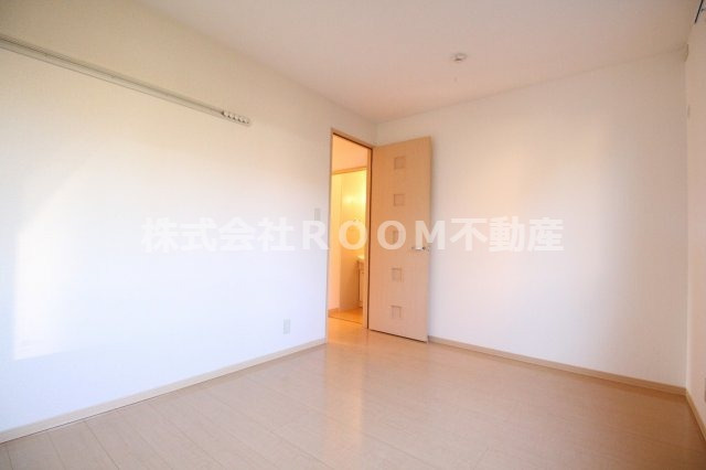 マルクイーンの寝室|落ち着いた色調の寝室です