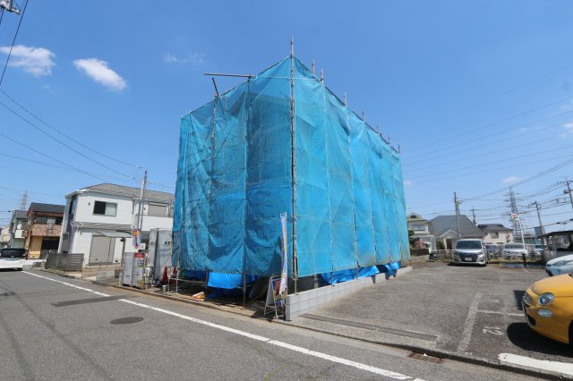 【KIS】 東大和市向原15期の外観|9.7帖の主寝室には収納力豊富なウォークインクローゼットを設置。洋服や小物類など、目的に応じてすっきり美しい収納を実現します。