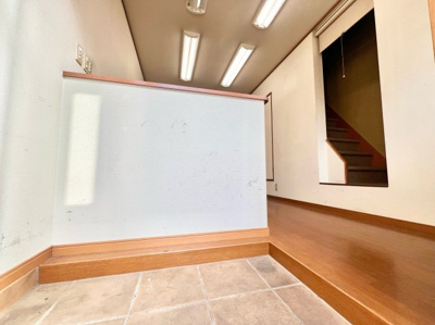 【玄関】 | 伏見区鑓屋町　中古戸建 | 【玄関】