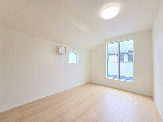 青梅市今寺4丁目　全3棟の洋室
