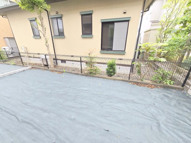 青梅市今寺4丁目　全3棟の庭