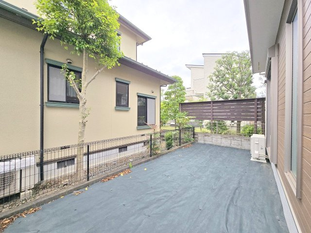 青梅市今寺4丁目　全3棟の庭
