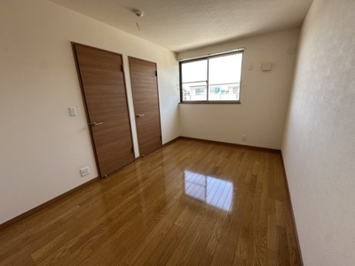 【洋室】 | どこざ