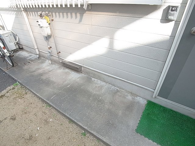 グランディア新長田のその他共用部分|家の前に自転車置けます