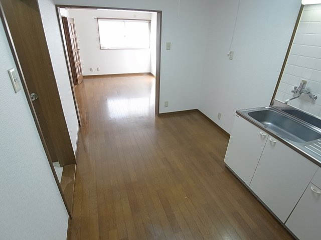 グランディア新長田の居間・リビング|リビングスペース開放的