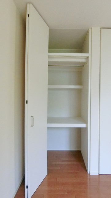 プラネットの収納|★洋室一面が大型収納になっています★