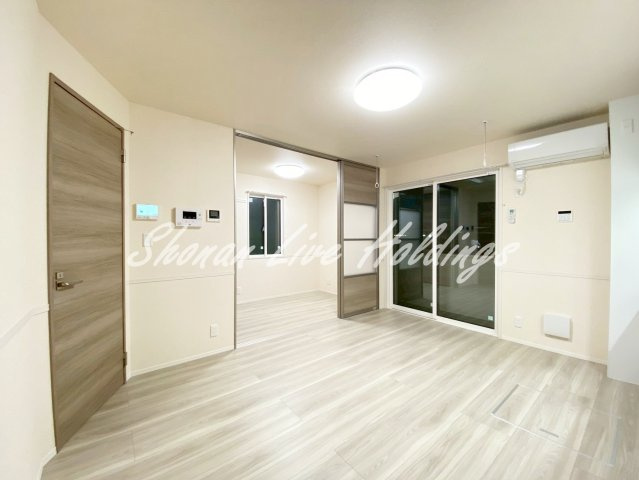 D’s Bless横須賀Ⅱの居間・リビング|南西向きの明るい室内♪日当たり良好