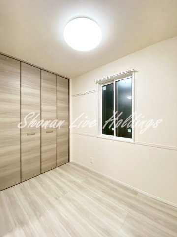 D’s Bless横須賀Ⅱの寝室|白を基調としたお洒落なフローリングタイプ♪