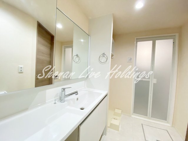 D’s Bless横須賀Ⅱの洗面所|ゆとりのある大型の独立洗面台