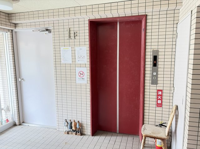 カーサ伊藤のエントランス|エレベータあります