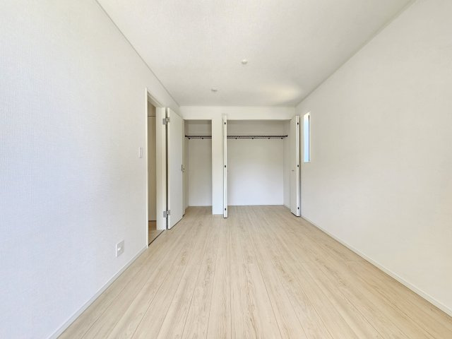 瑞浪市下沖町第３の洋室|２階洋室６．７帖
