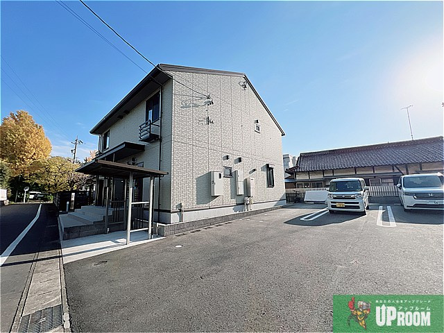 ウィスタリアの駐車場