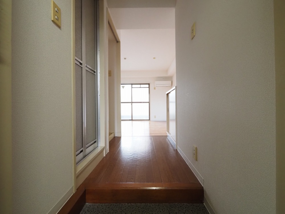 大阪市北区松ケ枝町の賃貸マンションの玄関