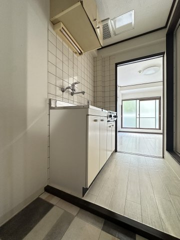 メゾンリファインの玄関