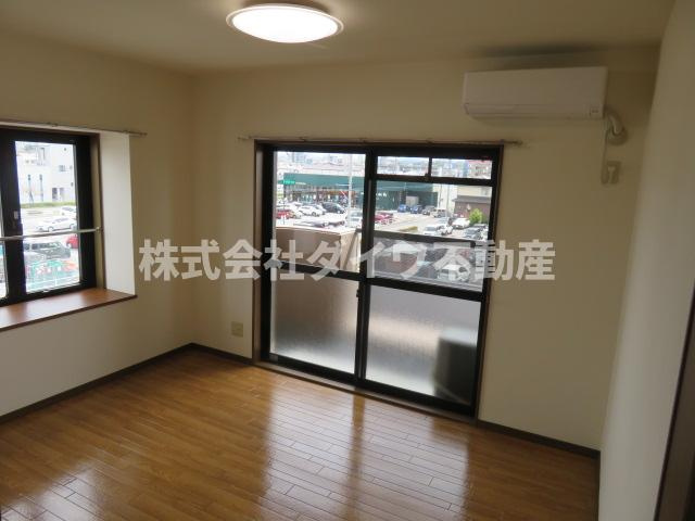 シャトールＫ・Ｓの駐車場