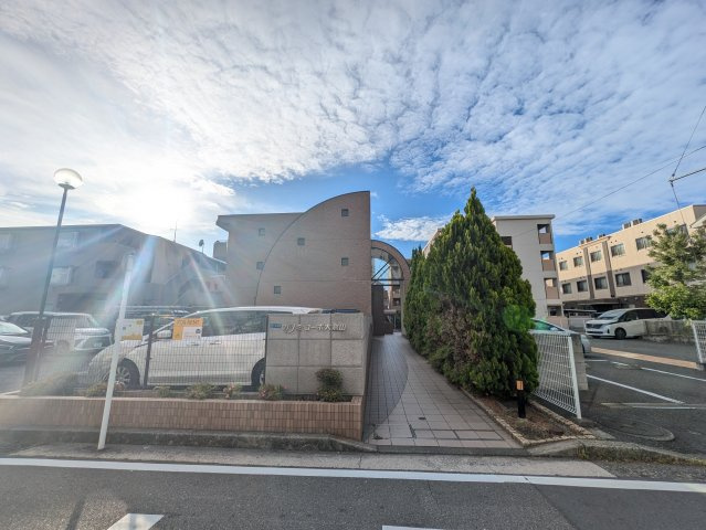 カツミコーポ大倉山の外観