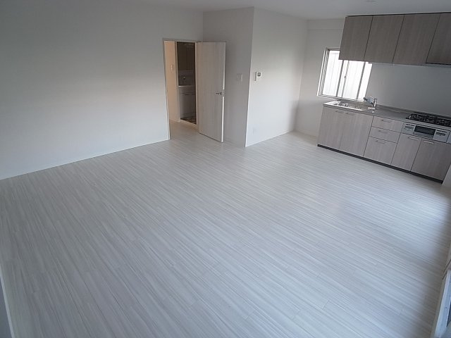 ユメノサニーハイツの居間・リビング|リビング広々、かなりゆったり使えます