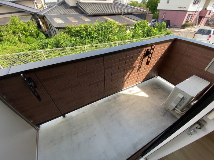ウィル東小路のバルコニー