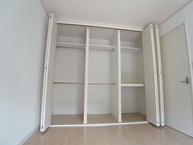 ユメノサニーハイツの収納|洋室のクローゼットは非常に大きいです