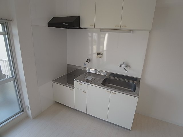 ユメノサニーハイツのキッチン|ガスコンロ設置可能の広々キッチンです