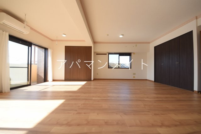 【居間・リビング】 | グランドエンブレム横浜ー仲介手数料無料ー | 仲介手数料無料！　『アパマンメイト』