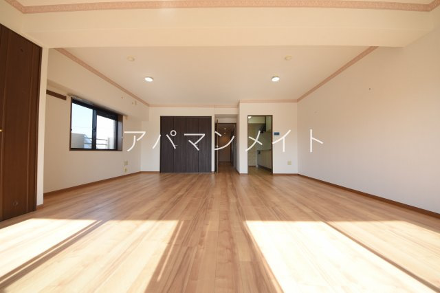 【居間・リビング】 | グランドエンブレム横浜ー仲介手数料無料ー | 仲介手数料無料！　『アパマンメイト』