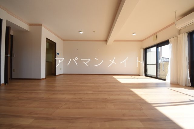 【居間・リビング】 | グランドエンブレム横浜ー仲介手数料無料ー | 仲介手数料無料！　『アパマンメイト』