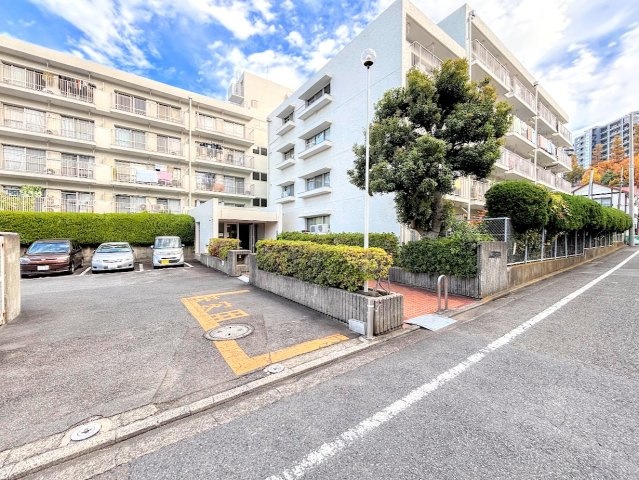 戸塚サニーフラットの外観|◆リフォーム済みでのお引渡しなので、即ご入居可能です。家具の配置や色など決めやすくスムーズにお引越しできます。
