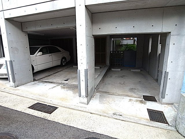 BELL TREE平和台の駐車場|軽自動車区画のみですが空