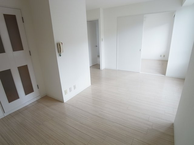 BELL TREE平和台の居間・リビング|日当たりの良いリビング