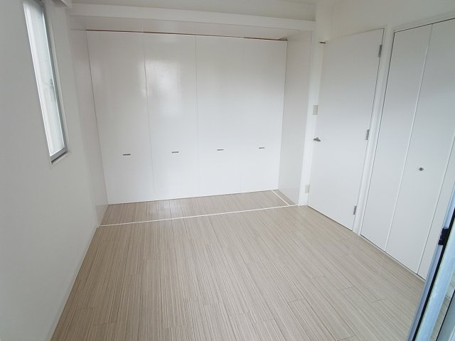 BELL TREE平和台の内装|綺麗なフローリングの洋室