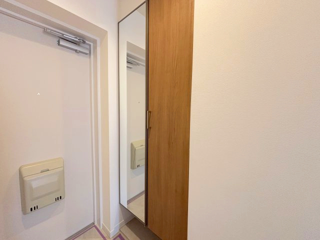 姿見付で外出時には大変便利です♪