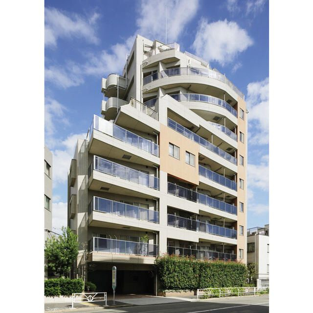 コンフォリア代々木上原の外観